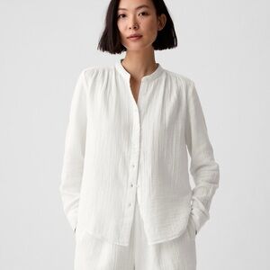 GAP Off White Crinkle Gauze Button-up Shirt